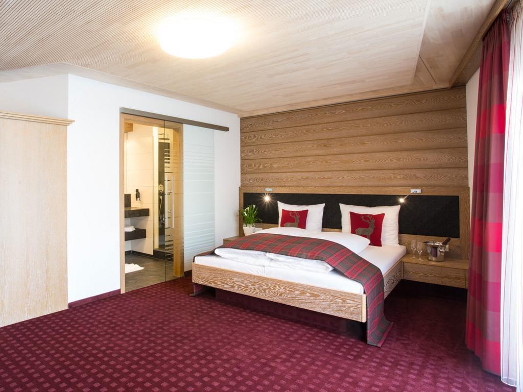 Hotel Kreuz Gaestehaus Und Lauchertbar Mit Terrasse Gammertingen Dış mekan fotoğraf