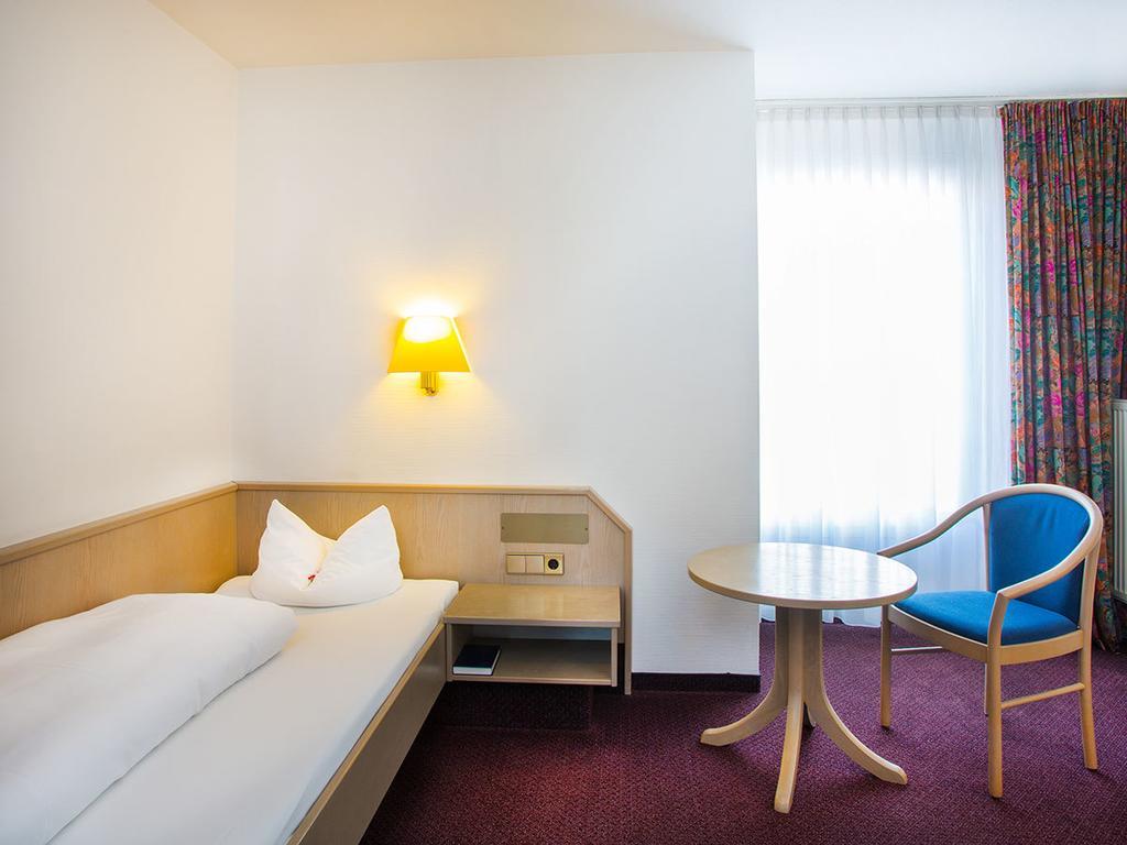 Hotel Kreuz Gaestehaus Und Lauchertbar Mit Terrasse Gammertingen Oda fotoğraf