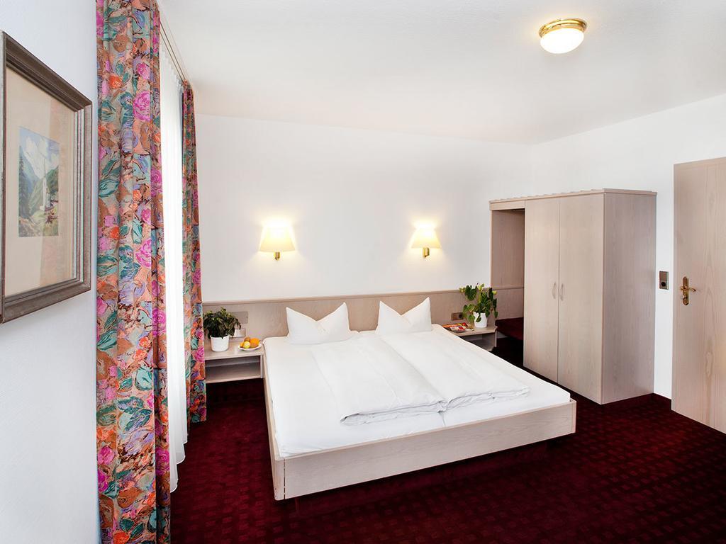 Hotel Kreuz Gaestehaus Und Lauchertbar Mit Terrasse Gammertingen Oda fotoğraf
