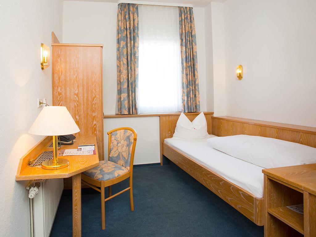 Hotel Kreuz Gaestehaus Und Lauchertbar Mit Terrasse Gammertingen Oda fotoğraf